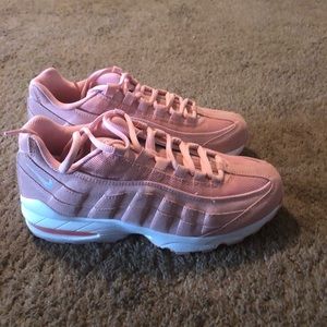 Pink nike air max 7Youth brand new